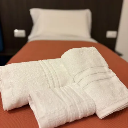 Bed & Breakfast Gsr Garibaldi Station 4*